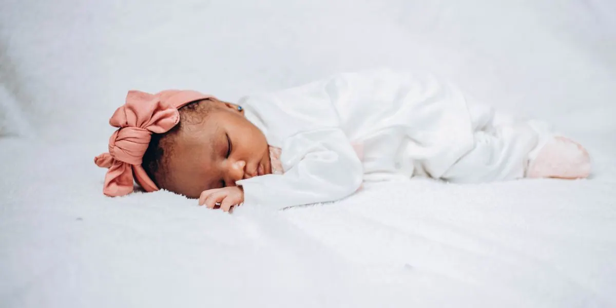 4 Maanden Slaap Regressie: Waarom Slaapt Mijn Baby Ineens Slecht? (2026)