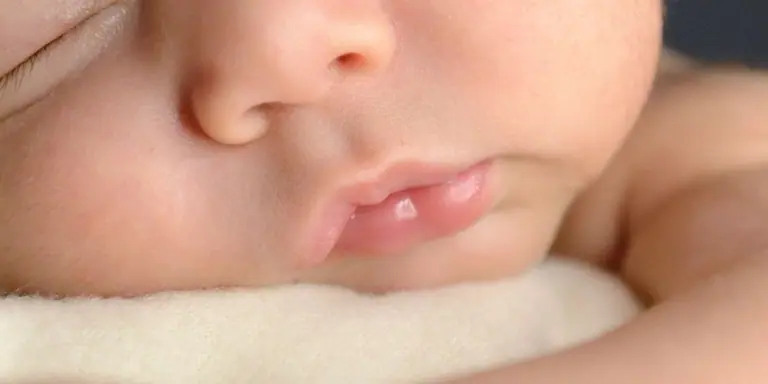 Baby Slapen bij Opa en Oma of Oppas: Tips voor de Eerste Keer (2026)