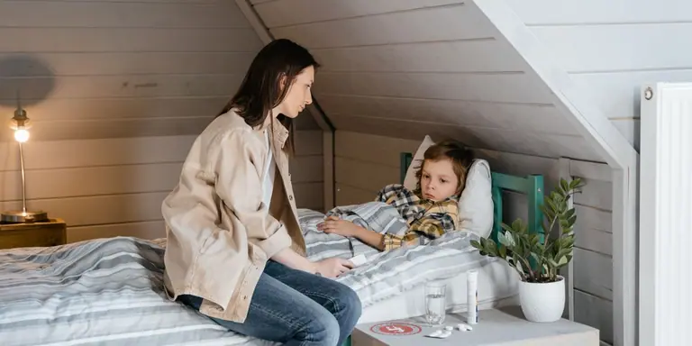Baby Spuugt Veel: Normaal Spugen vs Reflux (en Wat Je Kunt Doen)