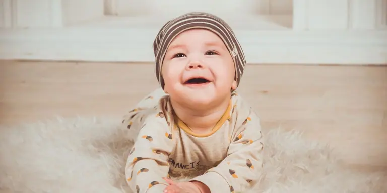 Baby Leren Zitten: Wanneer Kan Het en Hoe Stimuleer Je Het?