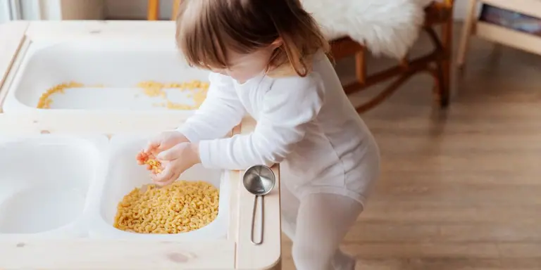 Tummy Time: Waarom, Wanneer en Hoe Je Baby Stimuleert (Complete Gids)